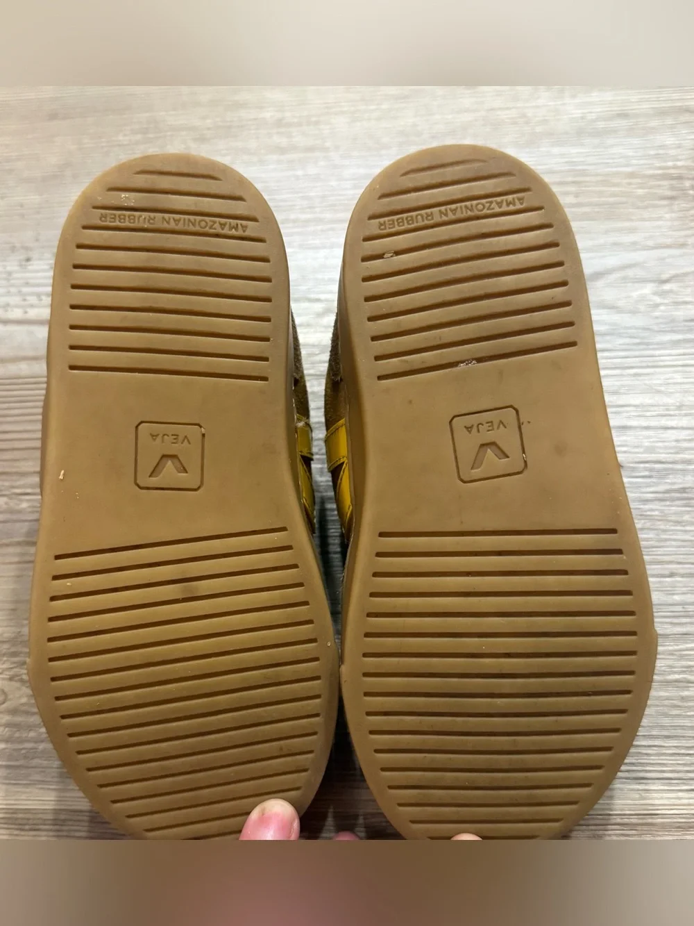 Veja Kids Small V-10 sneakers in the Multico Camel suede